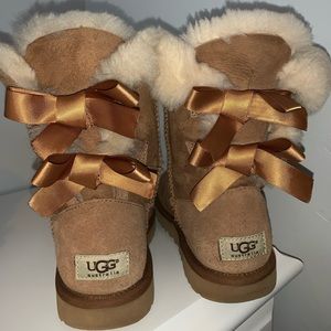 bow tie UGG ankle boots!!